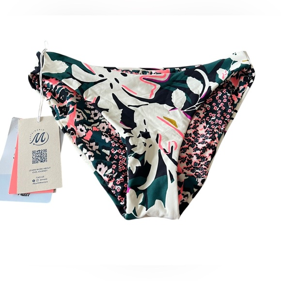 NWT Maaji Women’s Tropical Floral Reversible Bikini Bottoms in size S - Picture 1 of 6